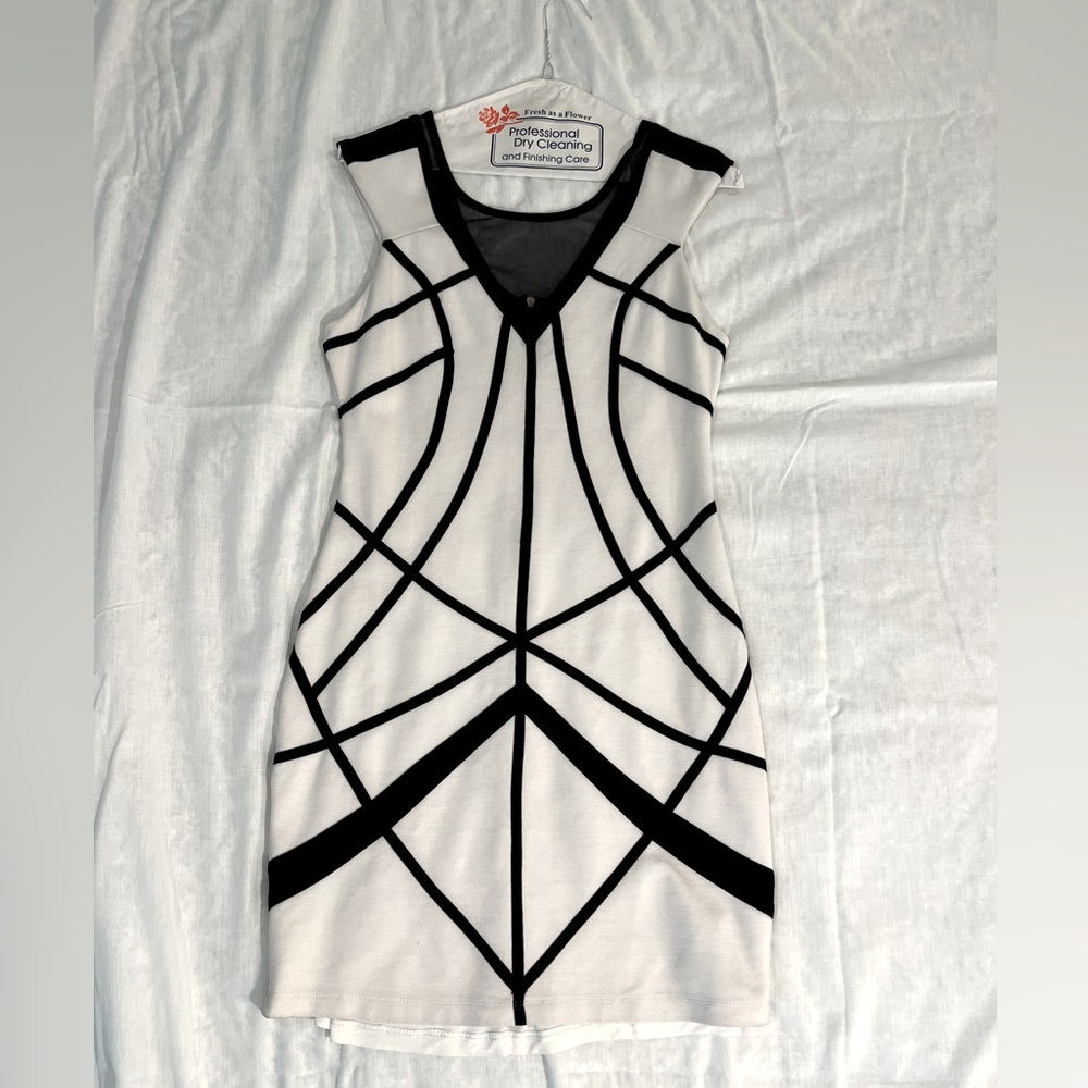 Bebe Bodycon Dress - Size Small - Blackk & White
